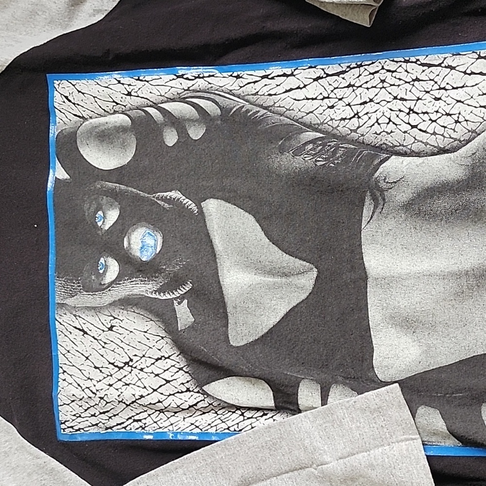 Men's Extra Large graphic shirt - Picture 2 of 5